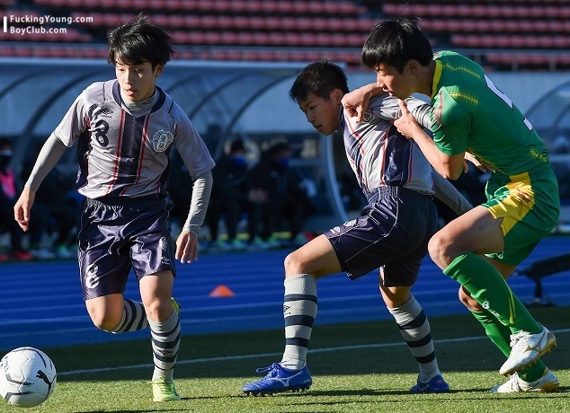 帅气足球俱乐部成员｜上半身裸のイケメンサッカー部員