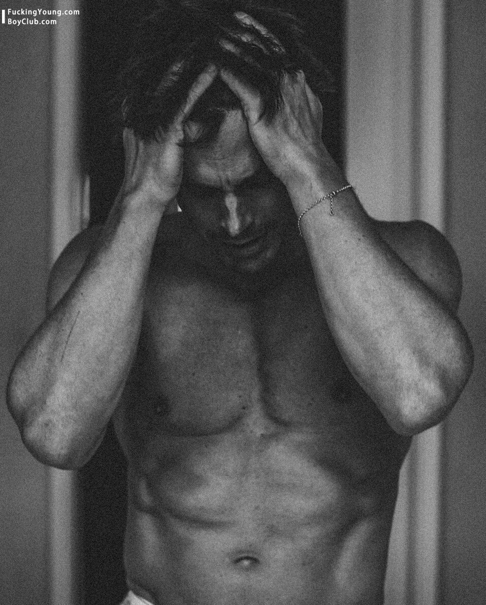 antoni being this hot at 40 is an insane flex