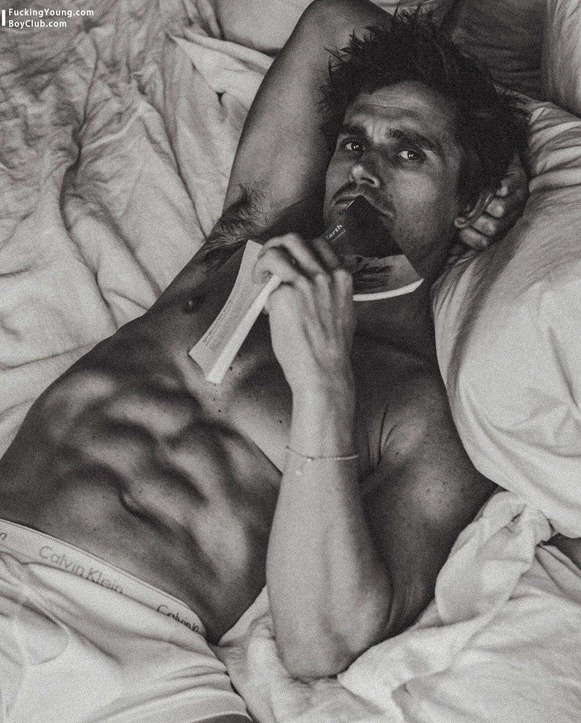 antoni being this hot at 40 is an insane flex