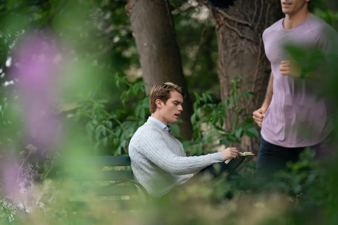 英国王子+美国总统儿子 设定!同性爱情电影《星条红与皇室蓝》曝光片场照!!