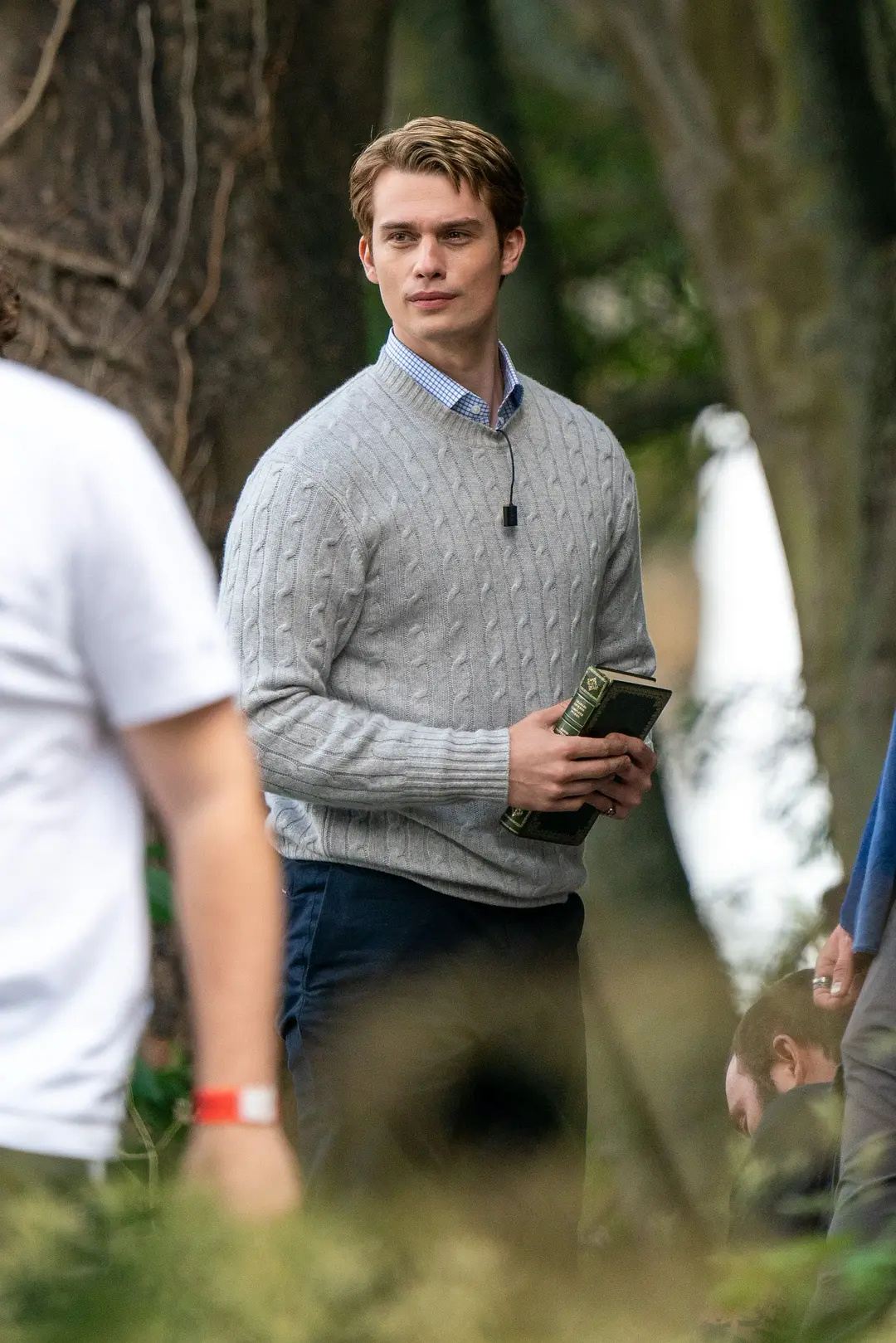 英国王子+美国总统儿子 设定!同性爱情电影《星条红与皇室蓝》曝光片场照!!